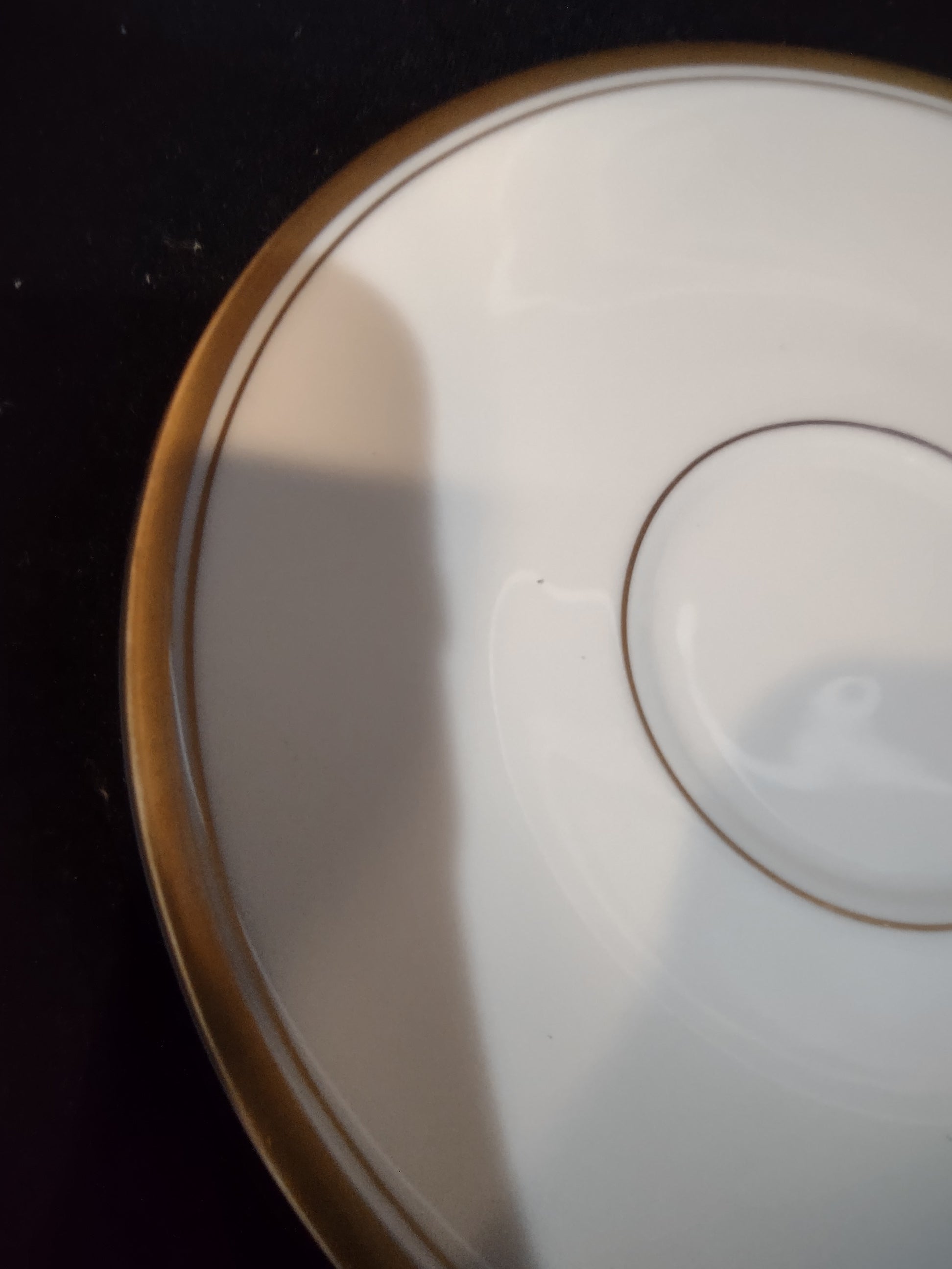 Vintage Syracuse China Regent White & Gold Band Saucer [7005]