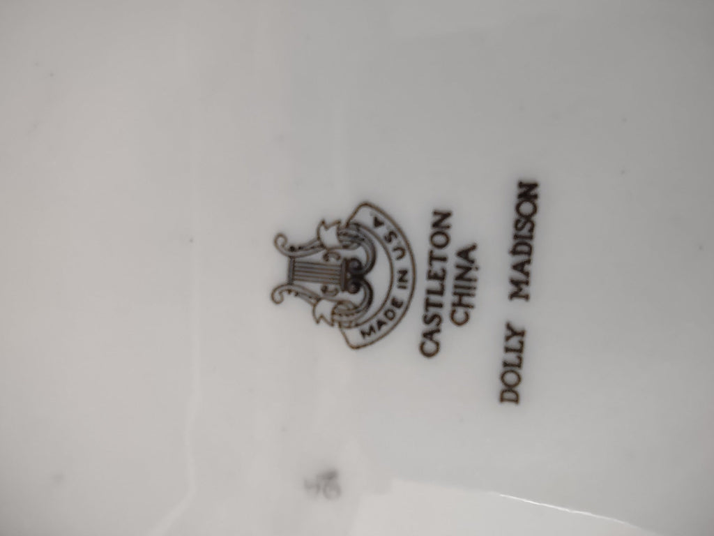 Close-up of double gold band and scalloped edge on Castleton Dolly Madison plate