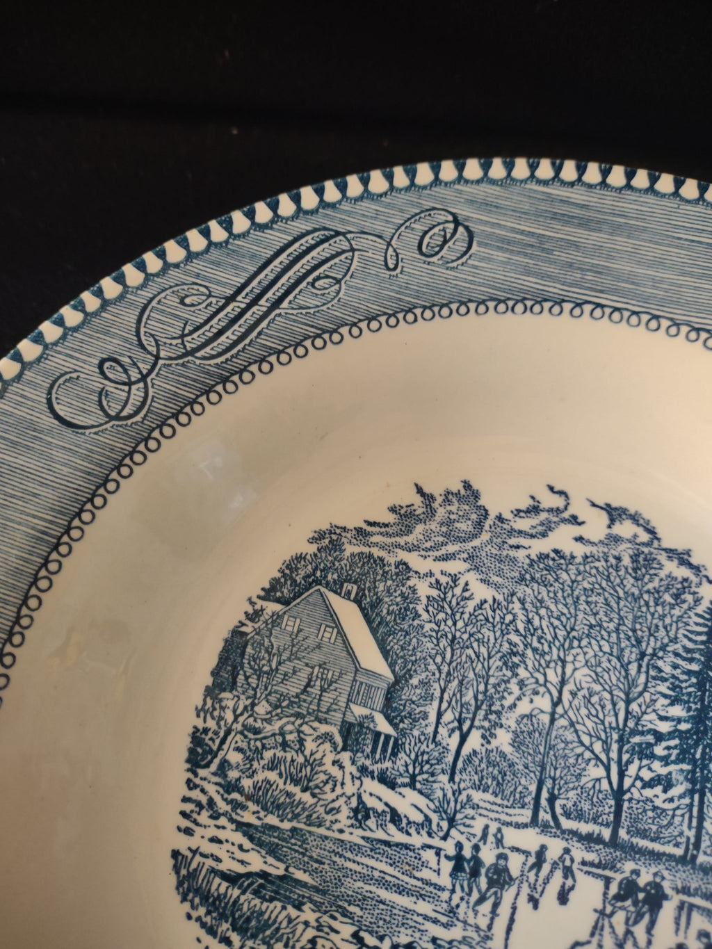 Currier & Ives Early Winter bowl border close-up