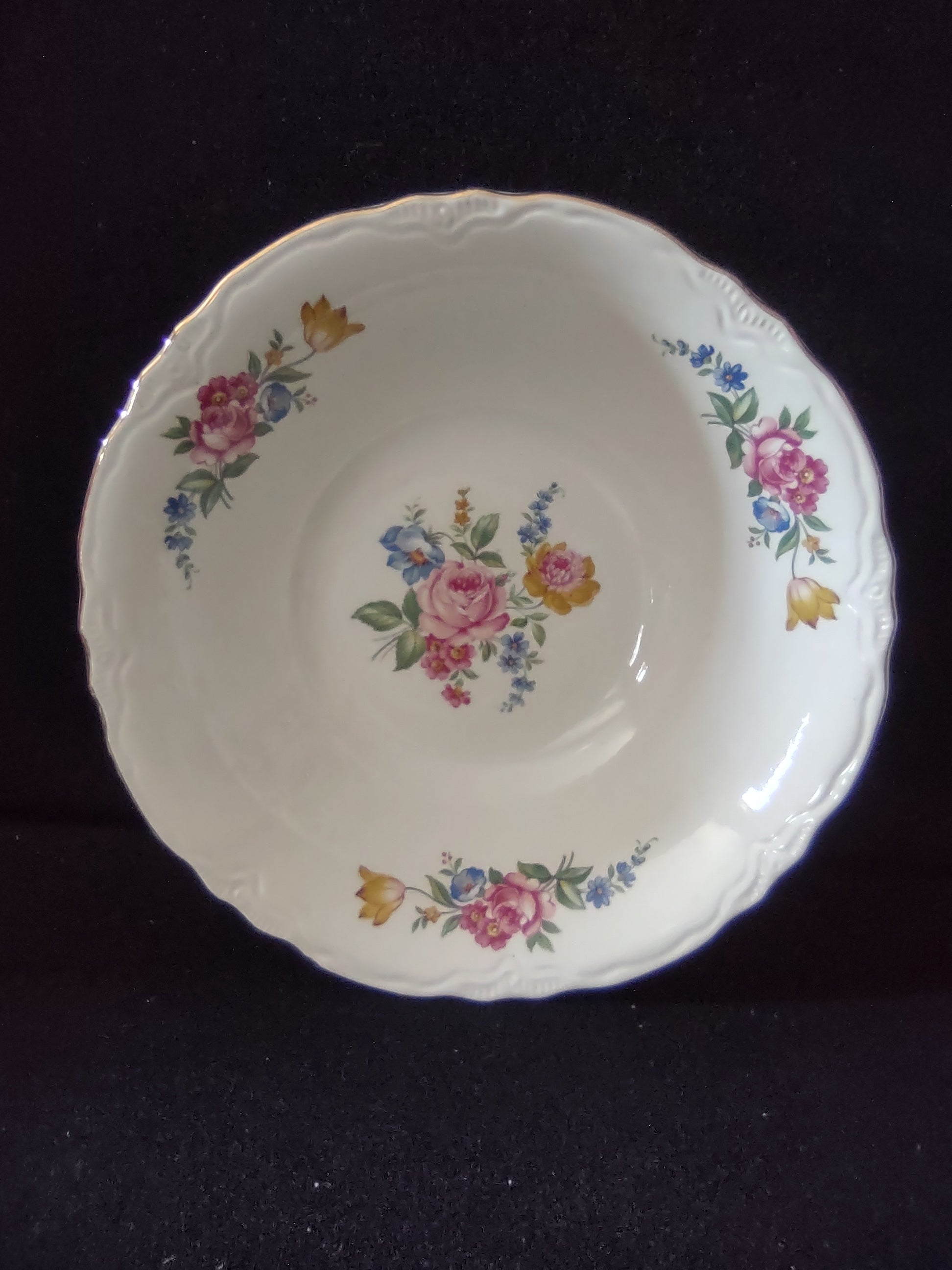 Vintage floral bouquet serving bowl - gold rim detail and floral pattern on interior rim