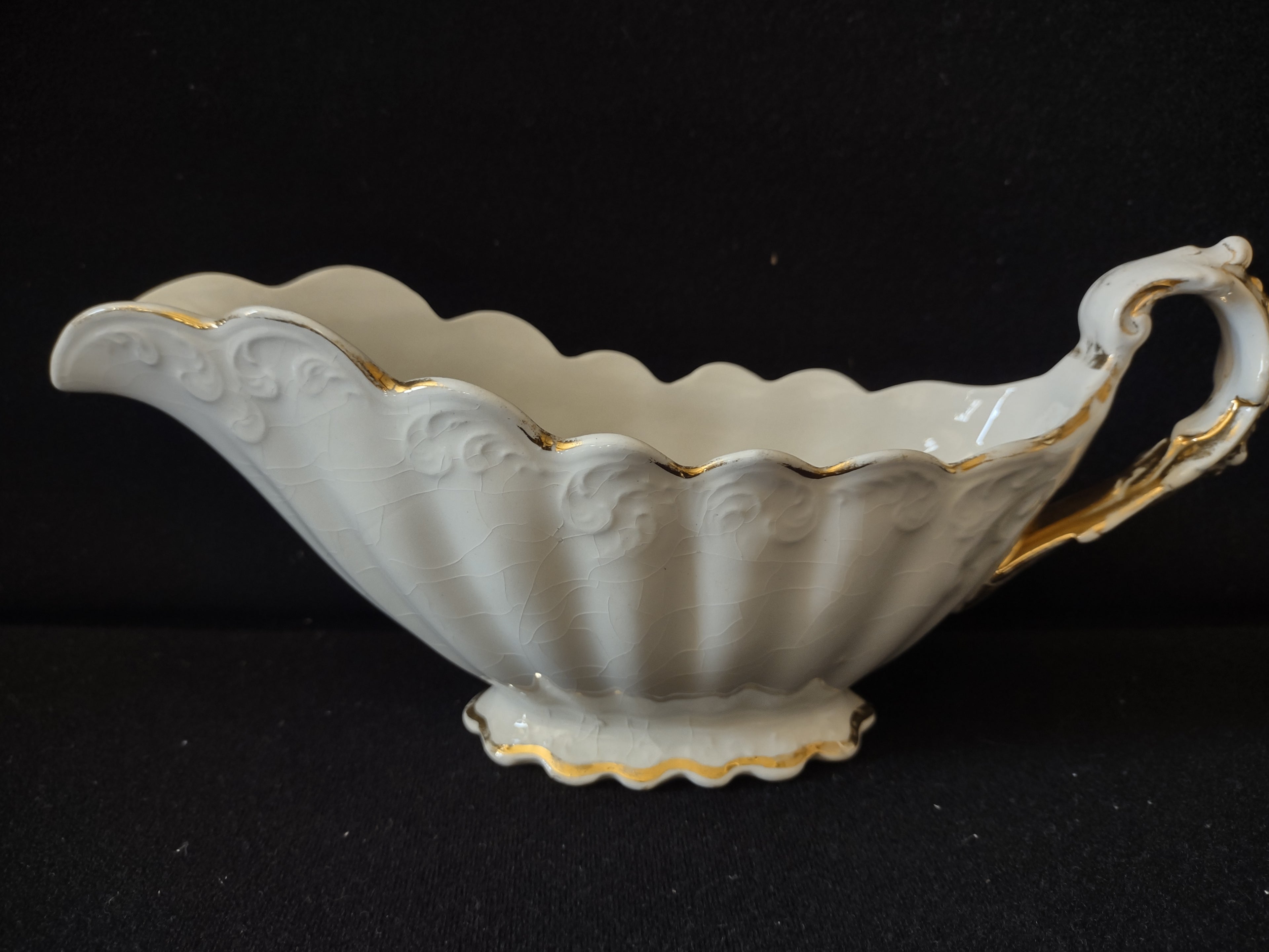 Vintage East Palestine Pottery De Soto Gravy Boat Embossed Scallop Gold [7057]