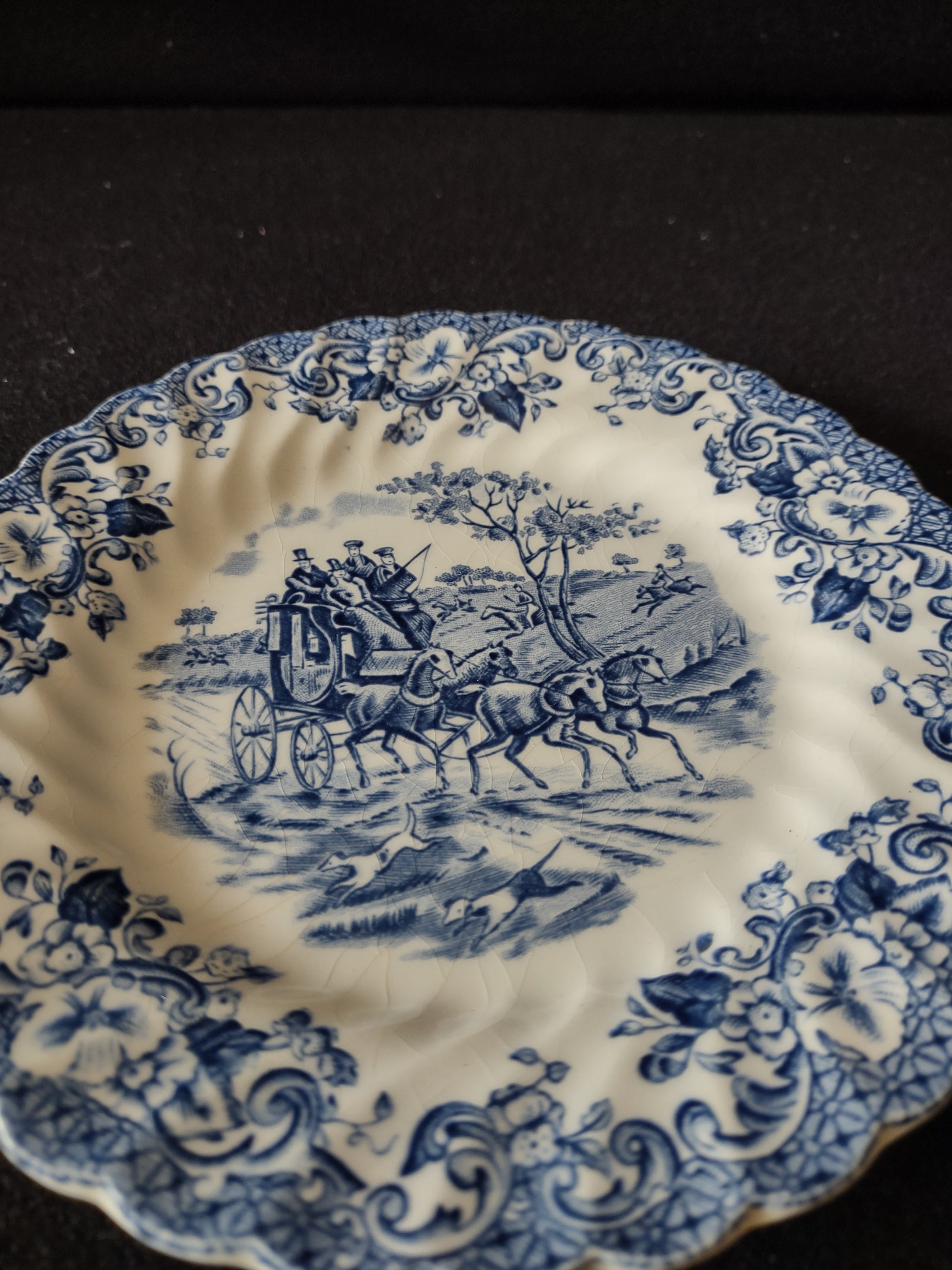 Vintage Johnson Bros Coaching Scenes Hunting Country 6" Plate Blue IMPERFECT [7064]