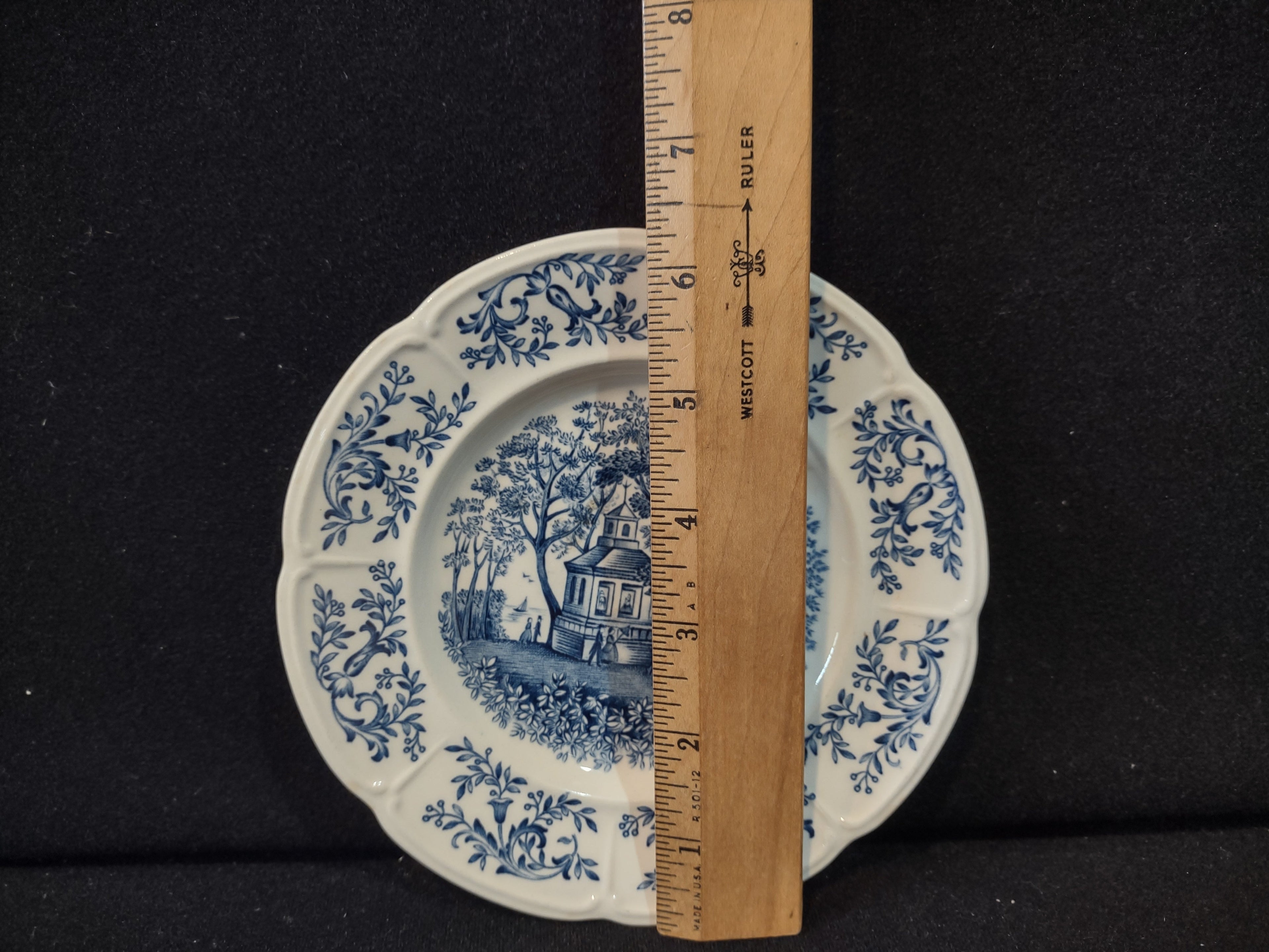 Vintage Johnson Bros Windsor Ware Mount Vernon Garden House Blue Plate - front view with size reference