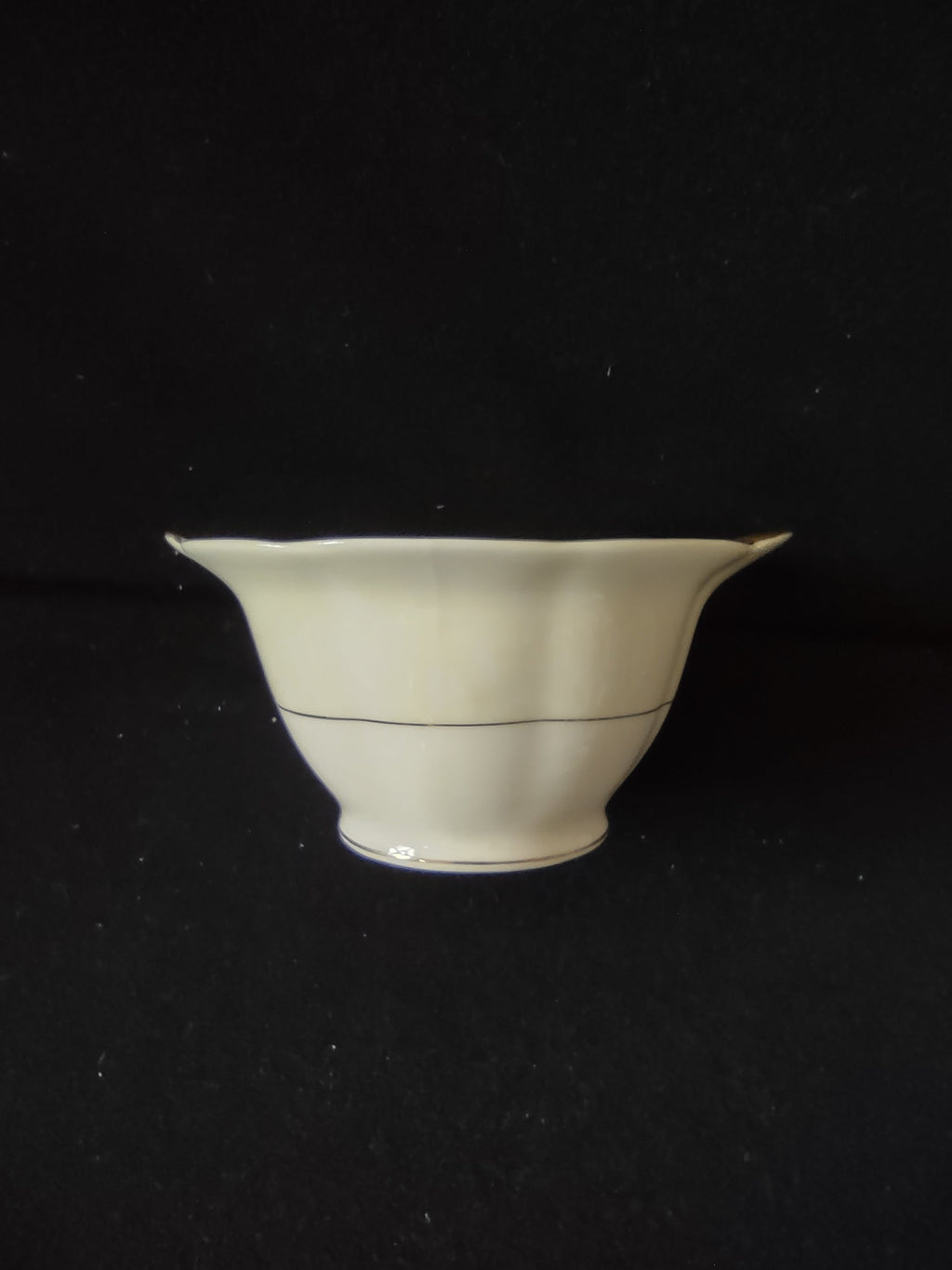 Vintage Theodore Haviland Leeds cream soup bowl exterior base with gold trim