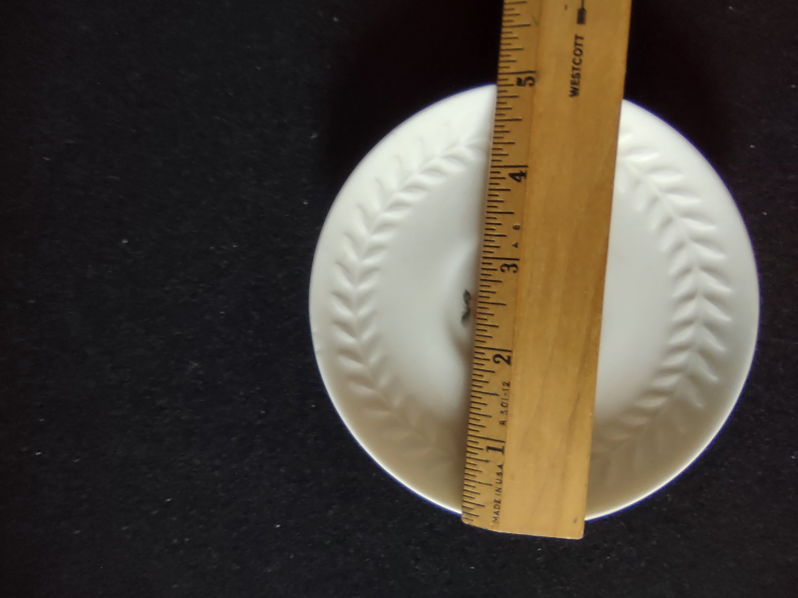Theodore Haviland Regents Park Rose saucer embossed chevron border detail close-up