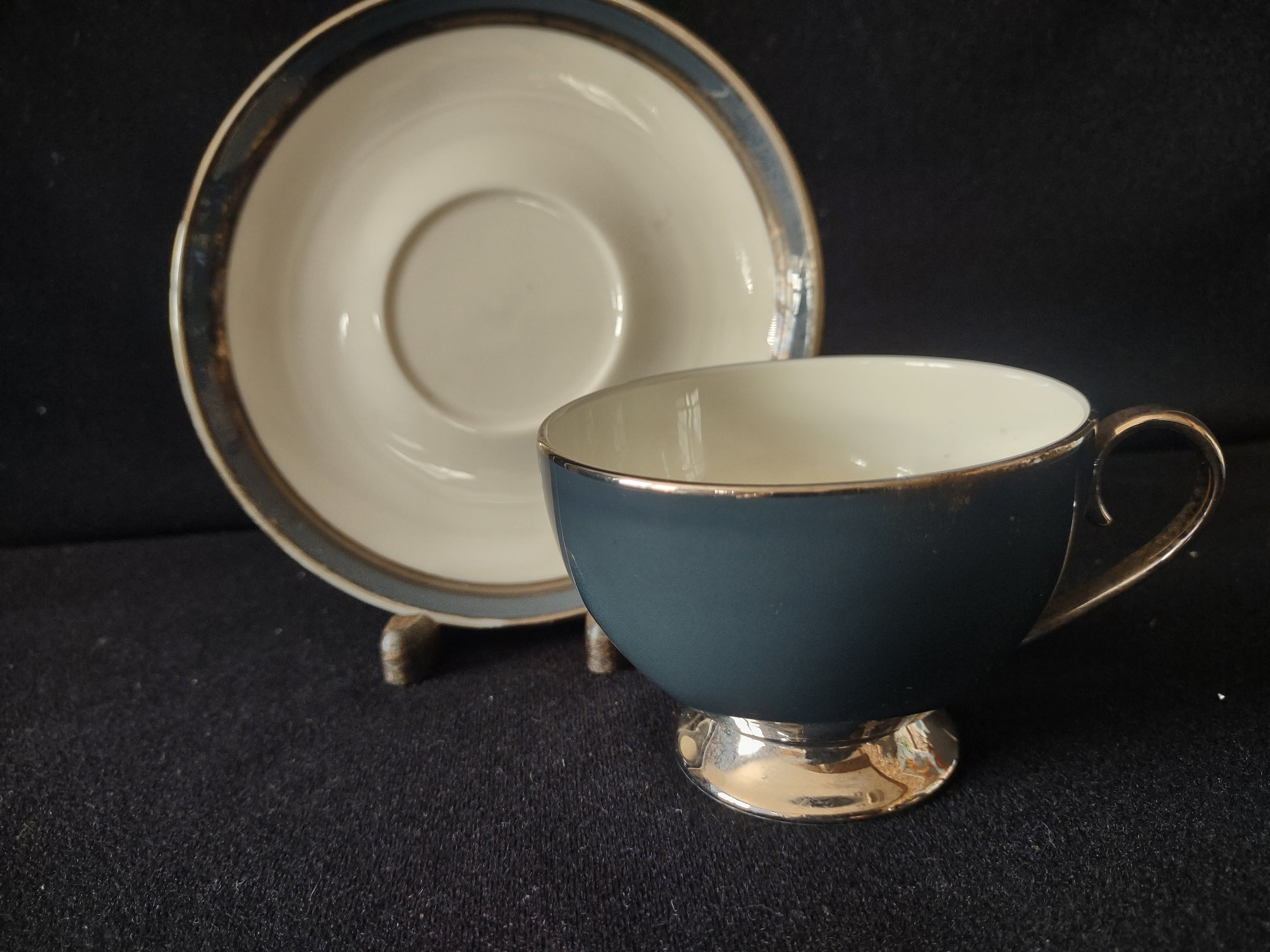 Gorham Contessa teal cup with platinum handle and foot, side view