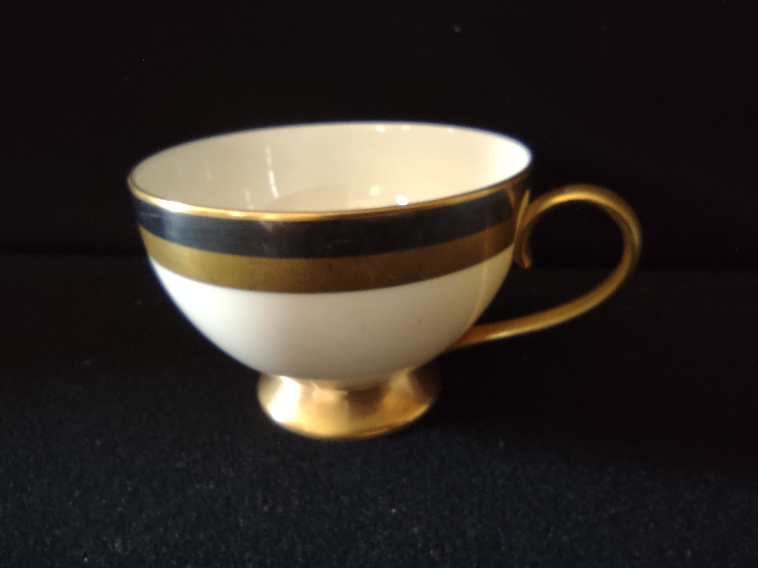 Gorham Royal Contessa teacup side view showing gold and charcoal band