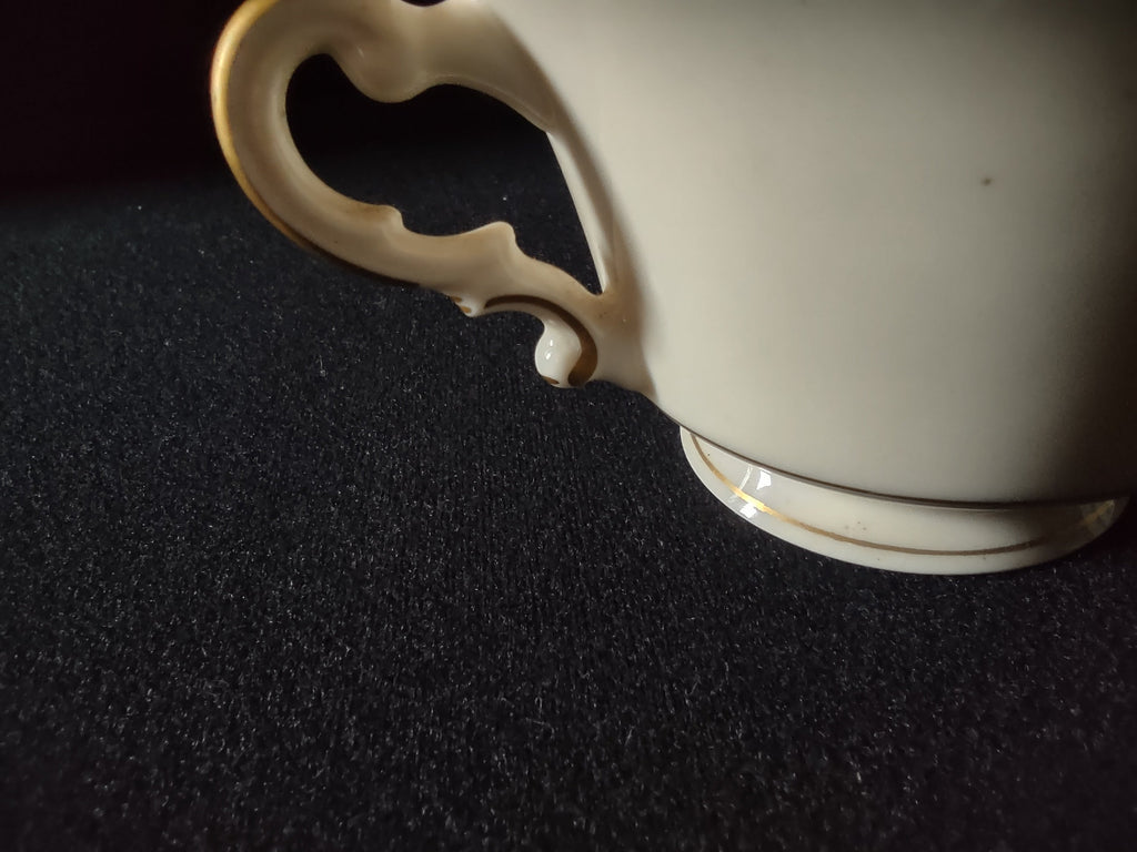 Syracuse China Wayne cup handle detail