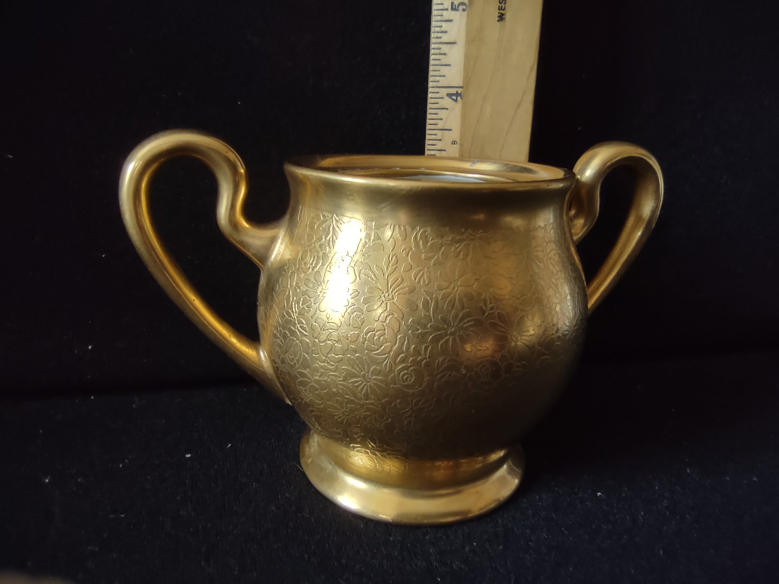 Pickard China gold encrusted sugar bowl foot base detail showing wear