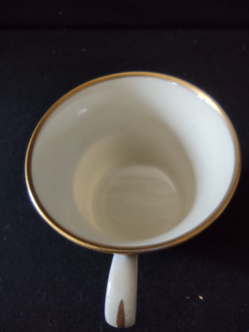 Vintage Durham Fine China Cobalt Blue & Gold Cup & Saucer Set - saucer with ruler