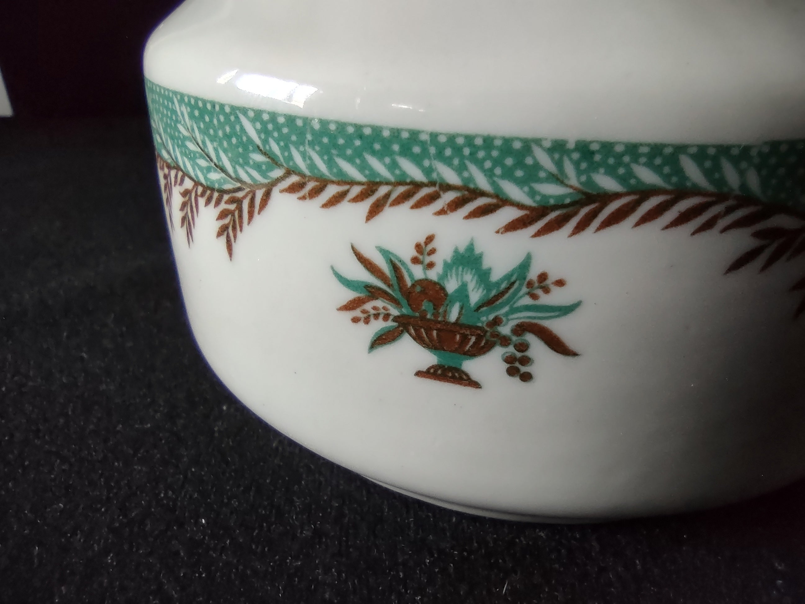 Shenango China USA sugar bowl inner rim crack detail