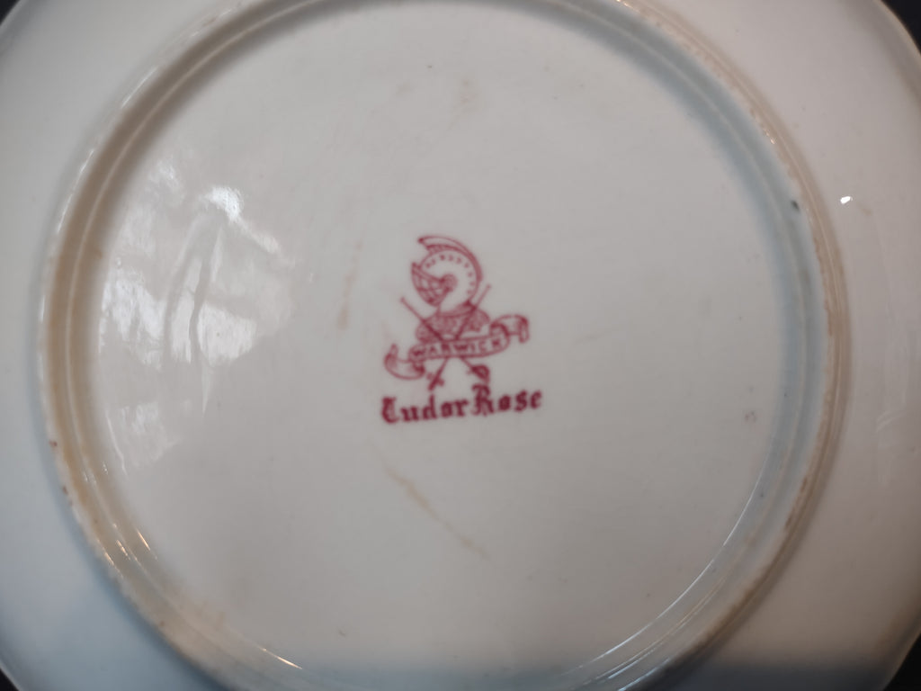 Vintage Tudor Rose Red Scenic Transferware Scalloped Plate England IMPERFECT [7148]