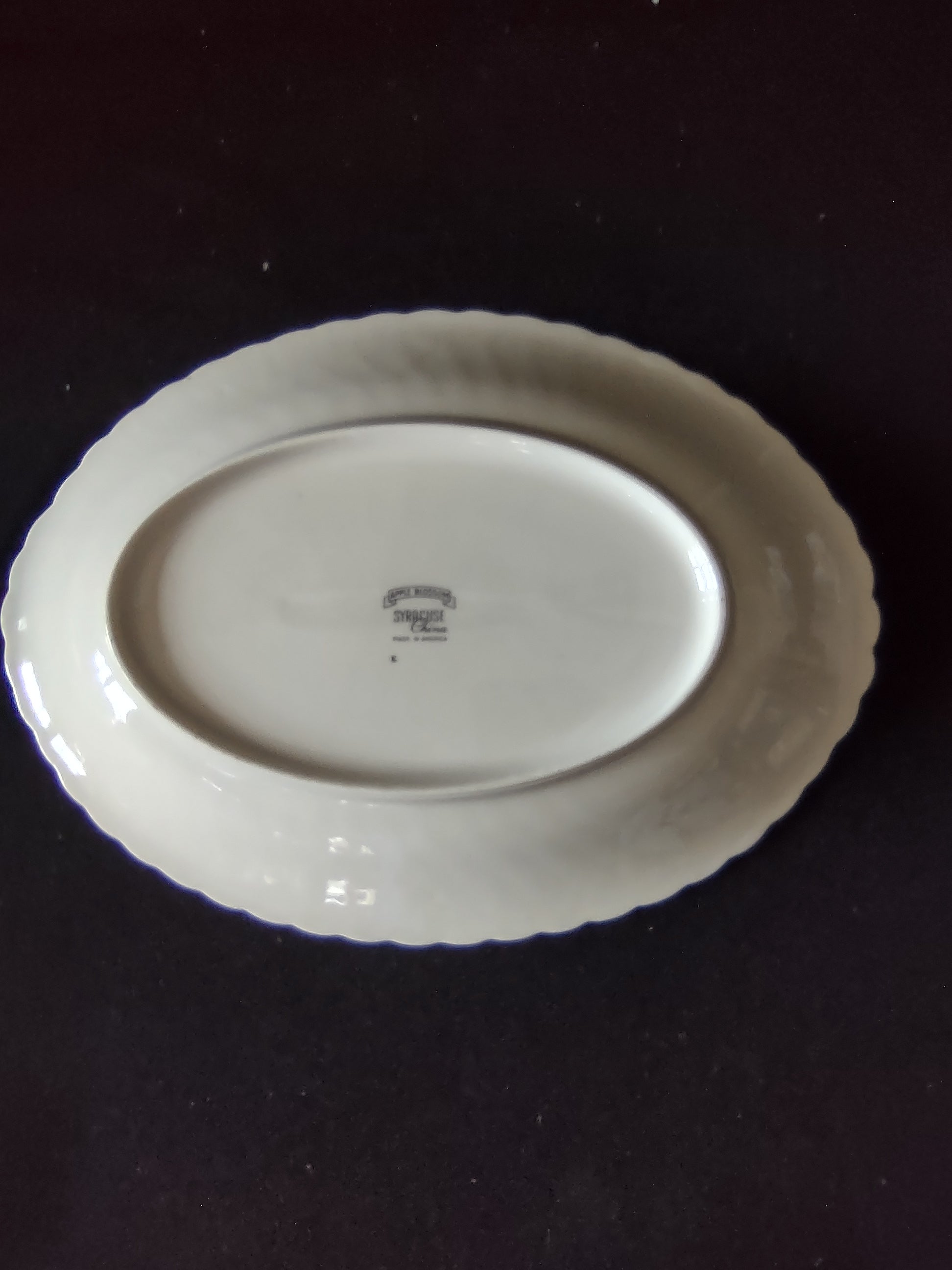 Vintage Syracuse China Apple Blossom Oval Serving Dish Pink & White [7140] - rim detail
