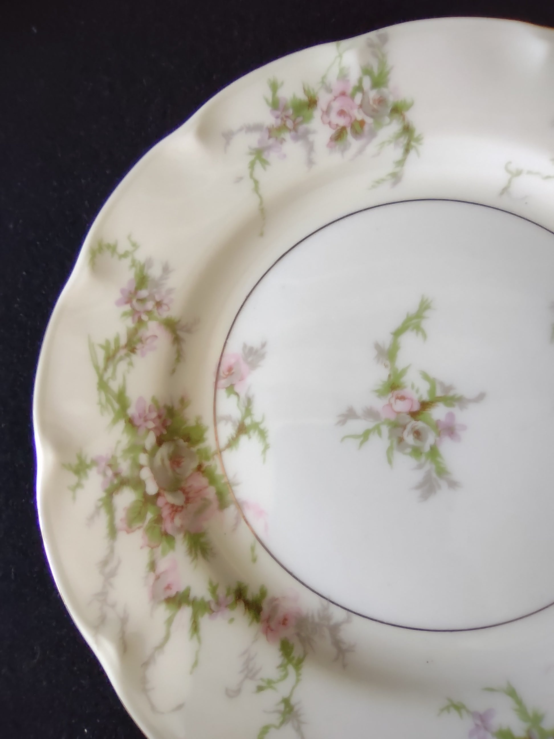 Theodore Haviland Rosalinde plate pink floral detail