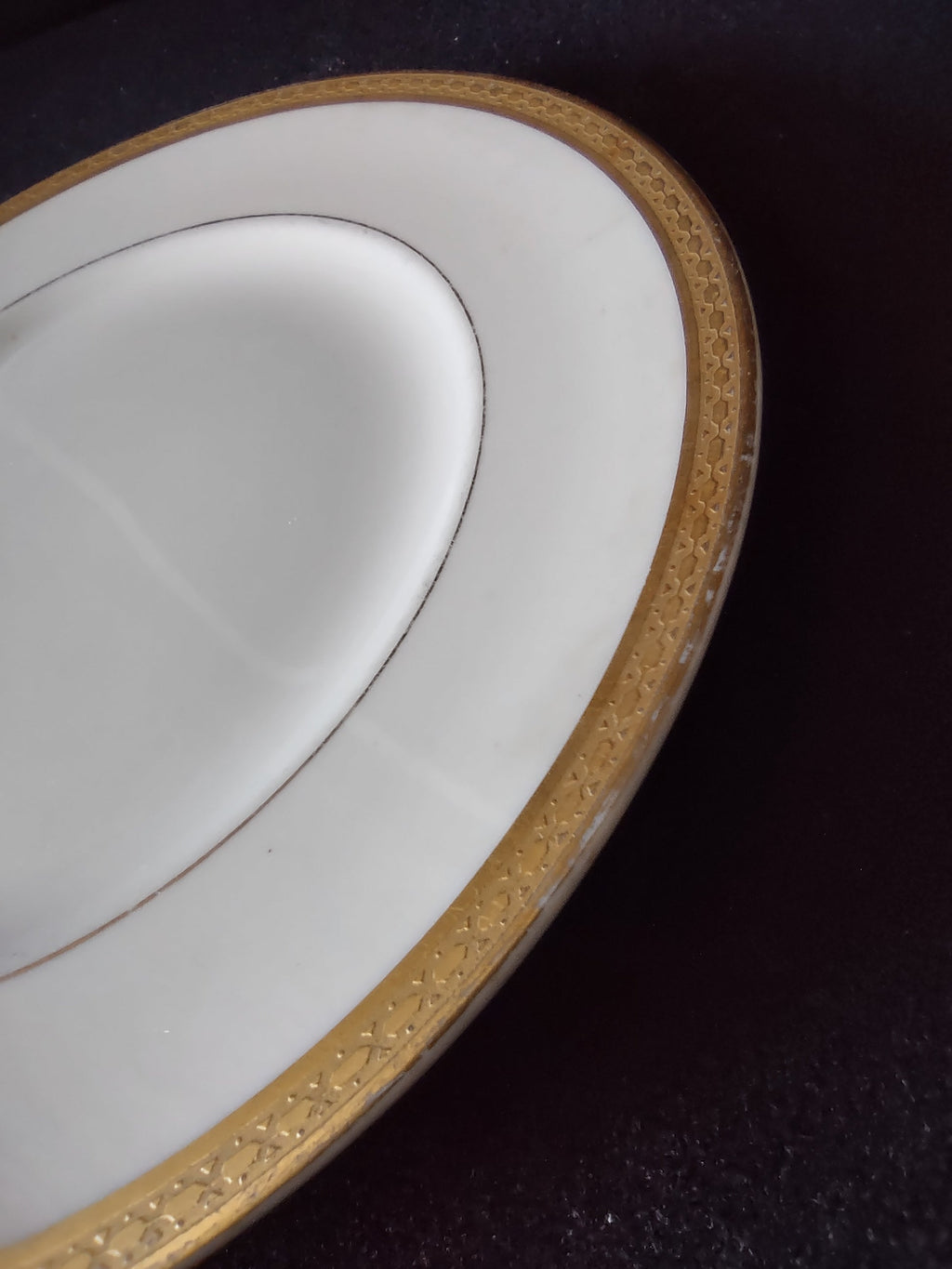 Vintage Syracuse China Wayne Gold Band Plate - backstamp Wayne Old off-white Syracuse China