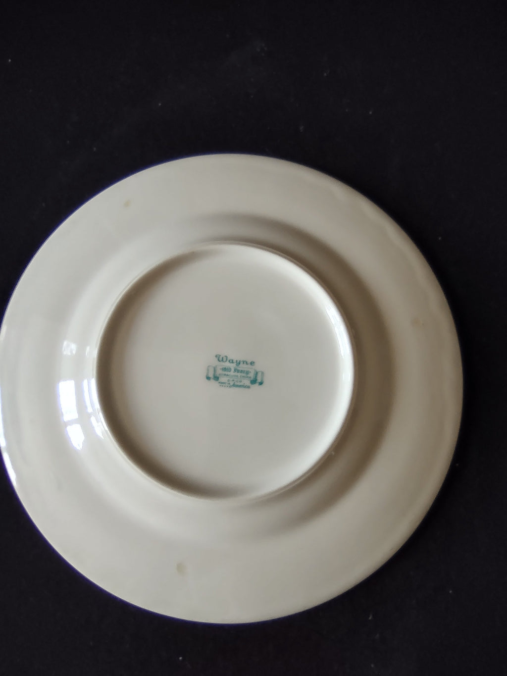 Vintage Syracuse China Wayne Gold Band Plate - embossed gold band rim detail