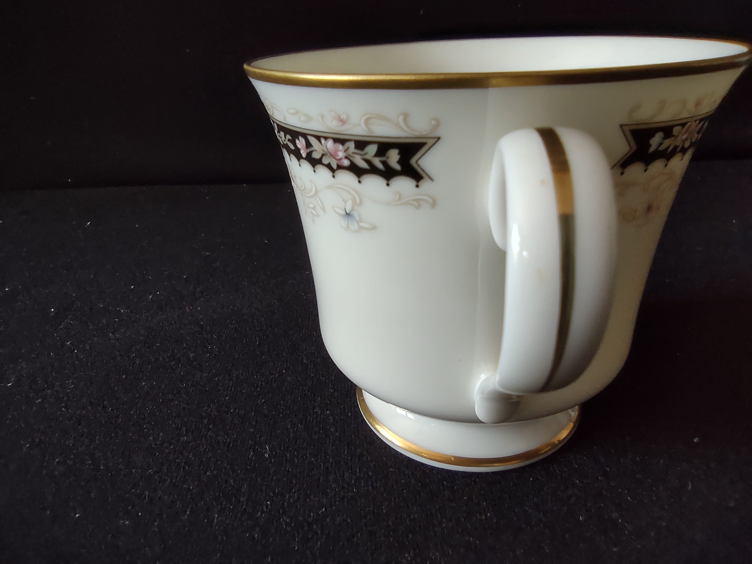 Gorham Nocturne Fine China teacup bottom backstamp view