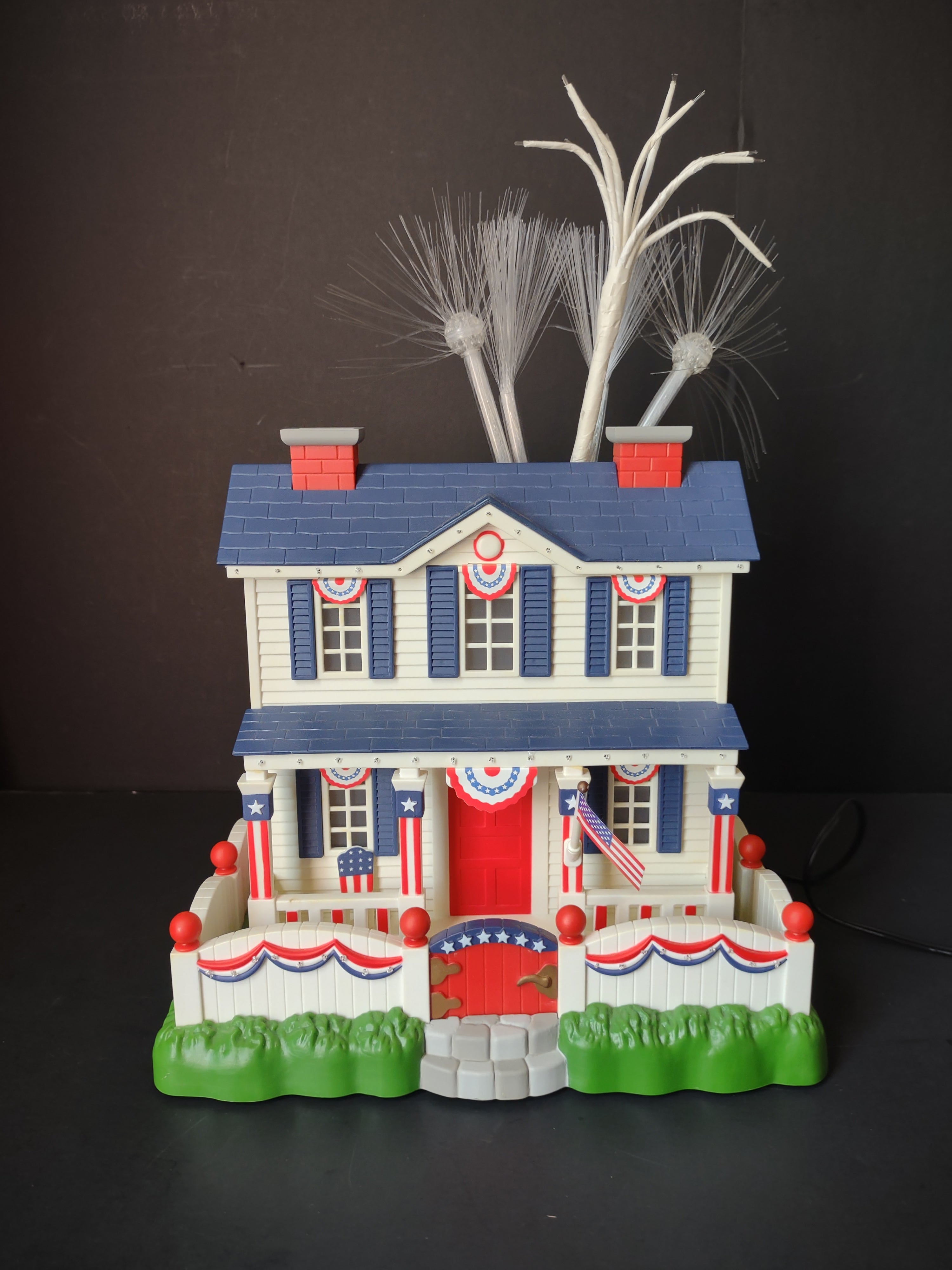 Vintage Patriotic Fiber Optic House Figurine Red White Blue [7213]