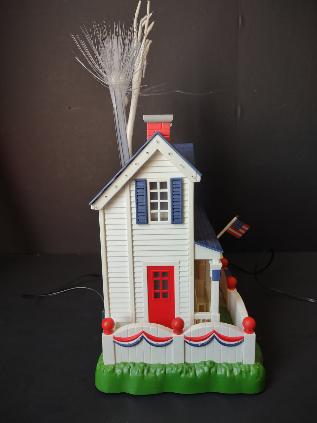 Vintage Patriotic Fiber Optic House Figurine Red White Blue [7213]