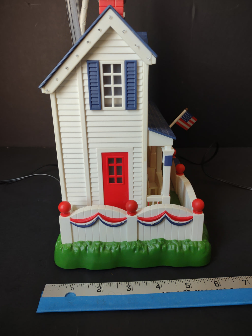 Vintage Patriotic Fiber Optic House Figurine Red White Blue [7213]