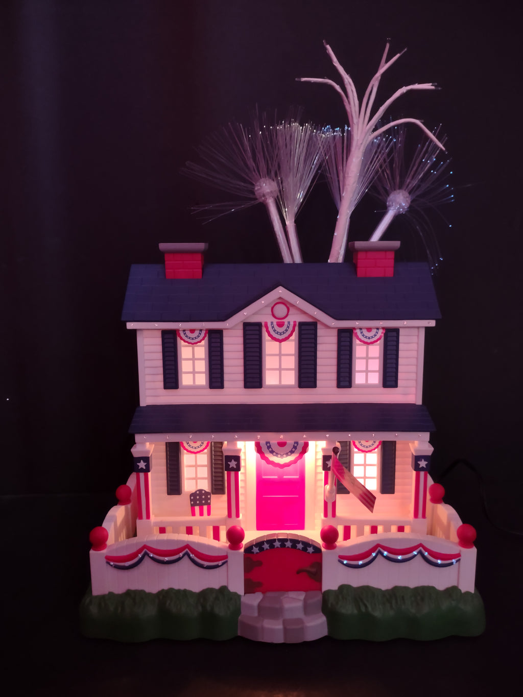 Vintage Patriotic Fiber Optic House Figurine Red White Blue [7213]