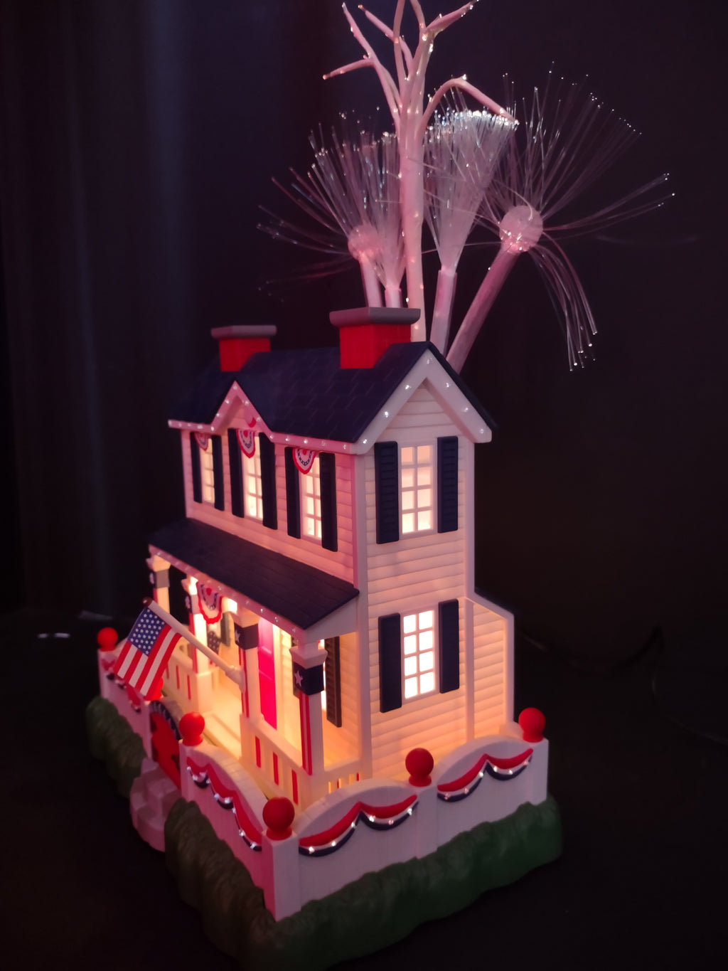 Vintage Patriotic Fiber Optic House Figurine Red White Blue [7213]