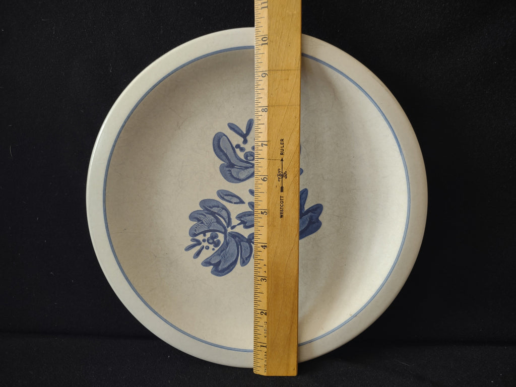 Pfaltzgraff Yorktowne blue floral plates set of 2 front view
