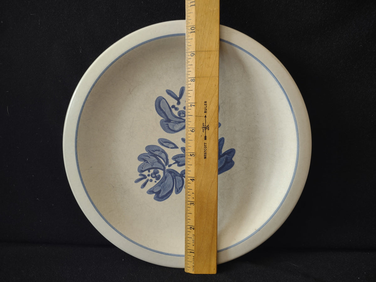Pfaltzgraff Yorktowne blue floral plates set of 2 front view