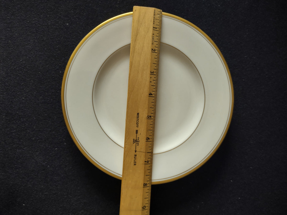Vintage Syracuse China Regent plate - size measurement approximately 7.5 inches