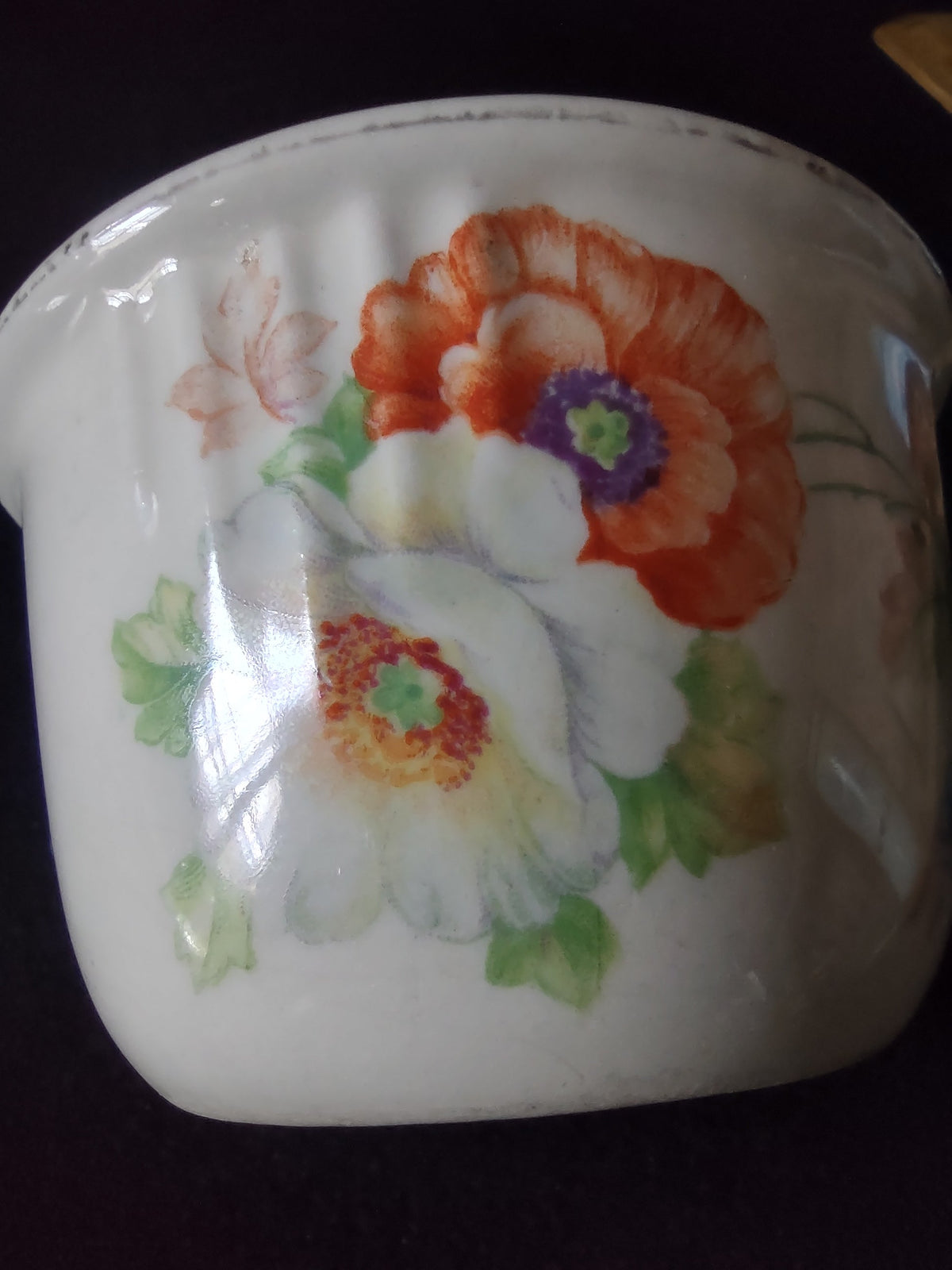Vintage Floral Ribbed Cup - side view showing mixed floral pattern wrap around body