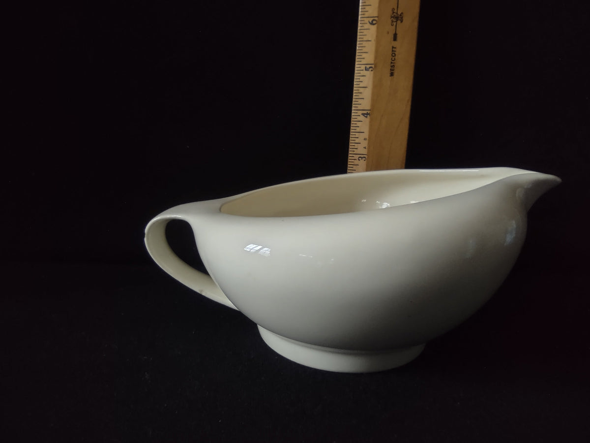 Vintage Blue Ridge Southern Potteries off-white gravy boat - top view