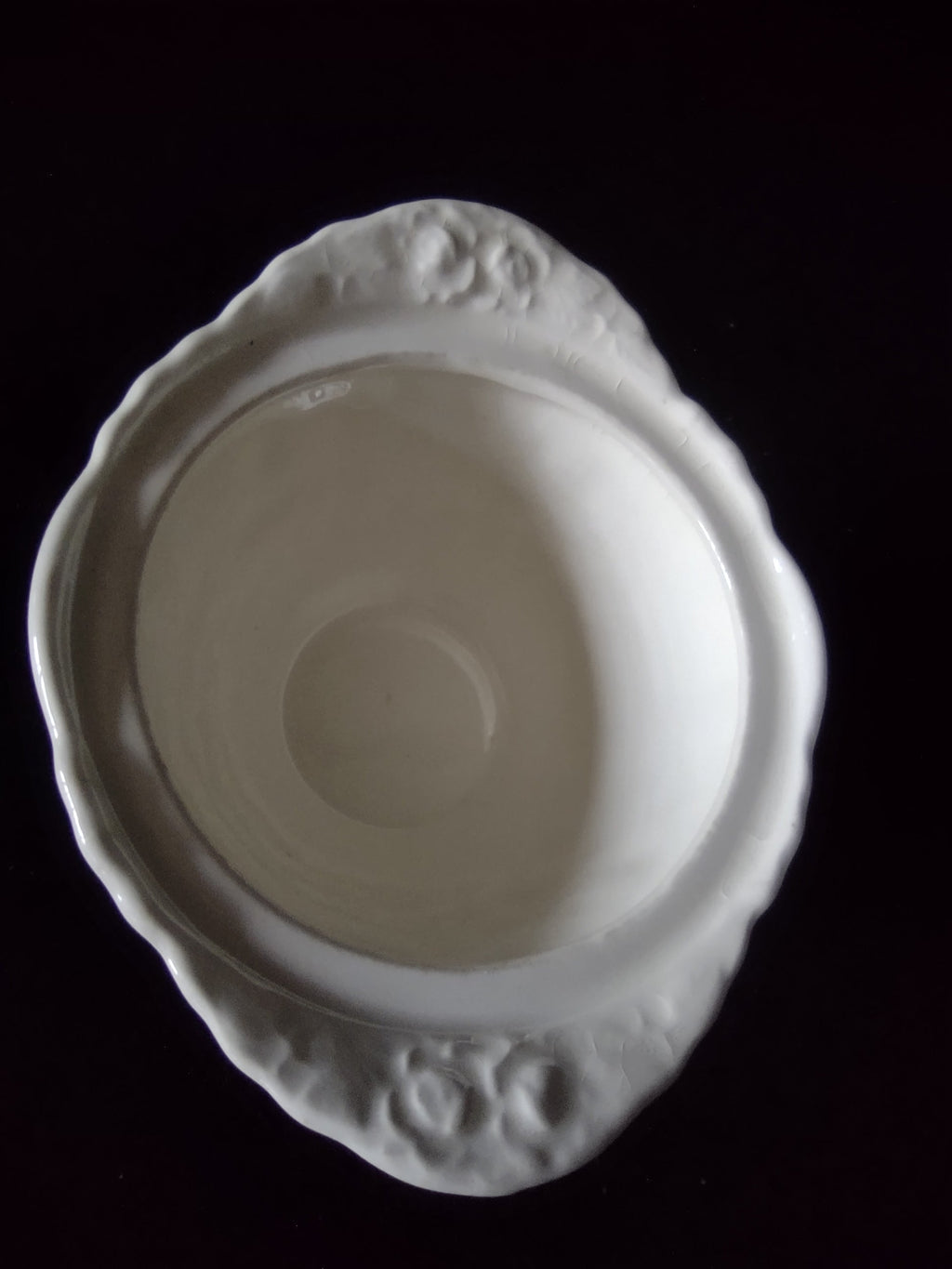 Arcopal Blue Pearl close-up of embossed rose relief decoration