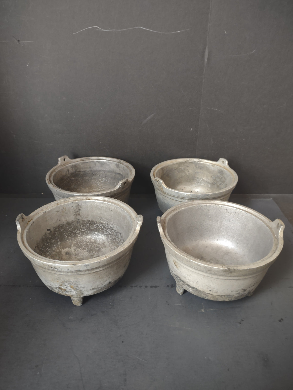 Vintage Dura Cast cast aluminum cauldron bean pot with ruler showing approx 6 inch diameter