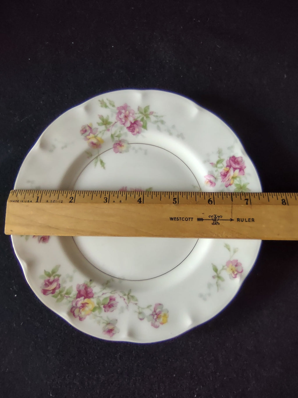 Vintage Theodore Haviland NY Huron plate rim and floral pattern detail