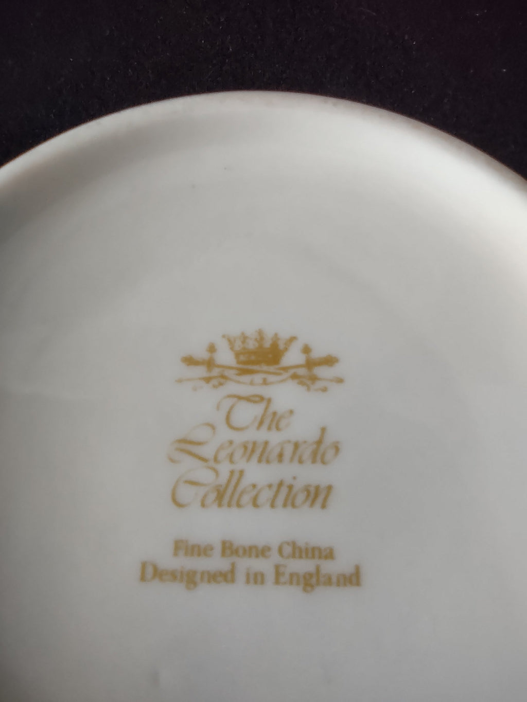 Bottom view showing The Leonardo Collection backstamp