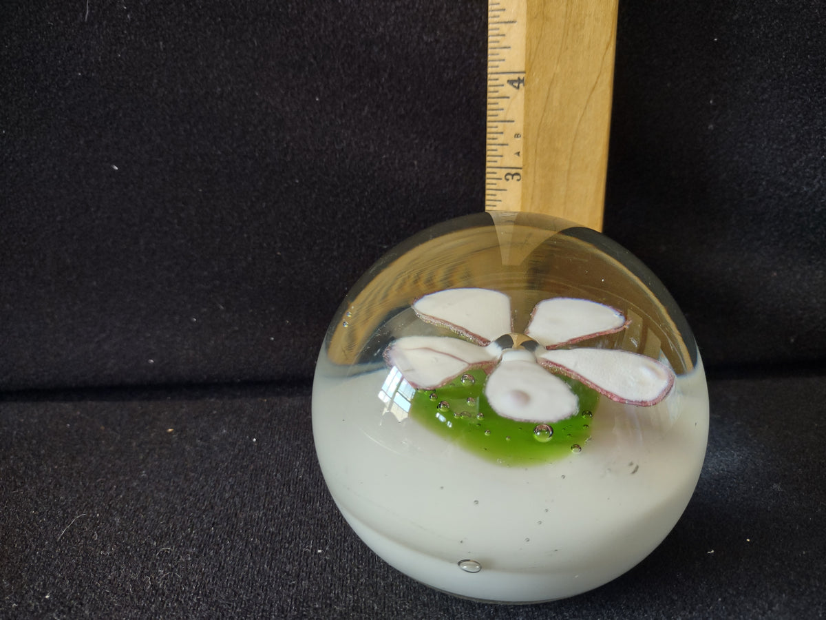 Vintage Art Glass Flower Paperweight White & Green Floral Dome [7308]