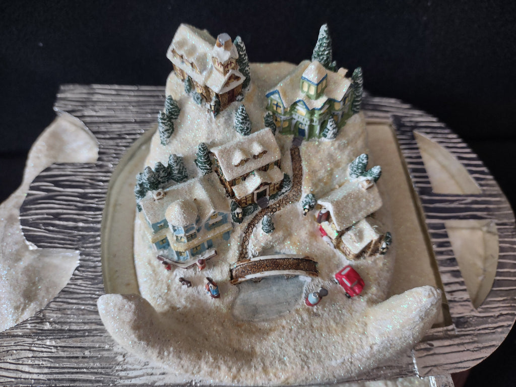 Vintage Bradford Exchange Thomas Kinkade Let It Snow Crystal For Parts NOT WORKING [3773]