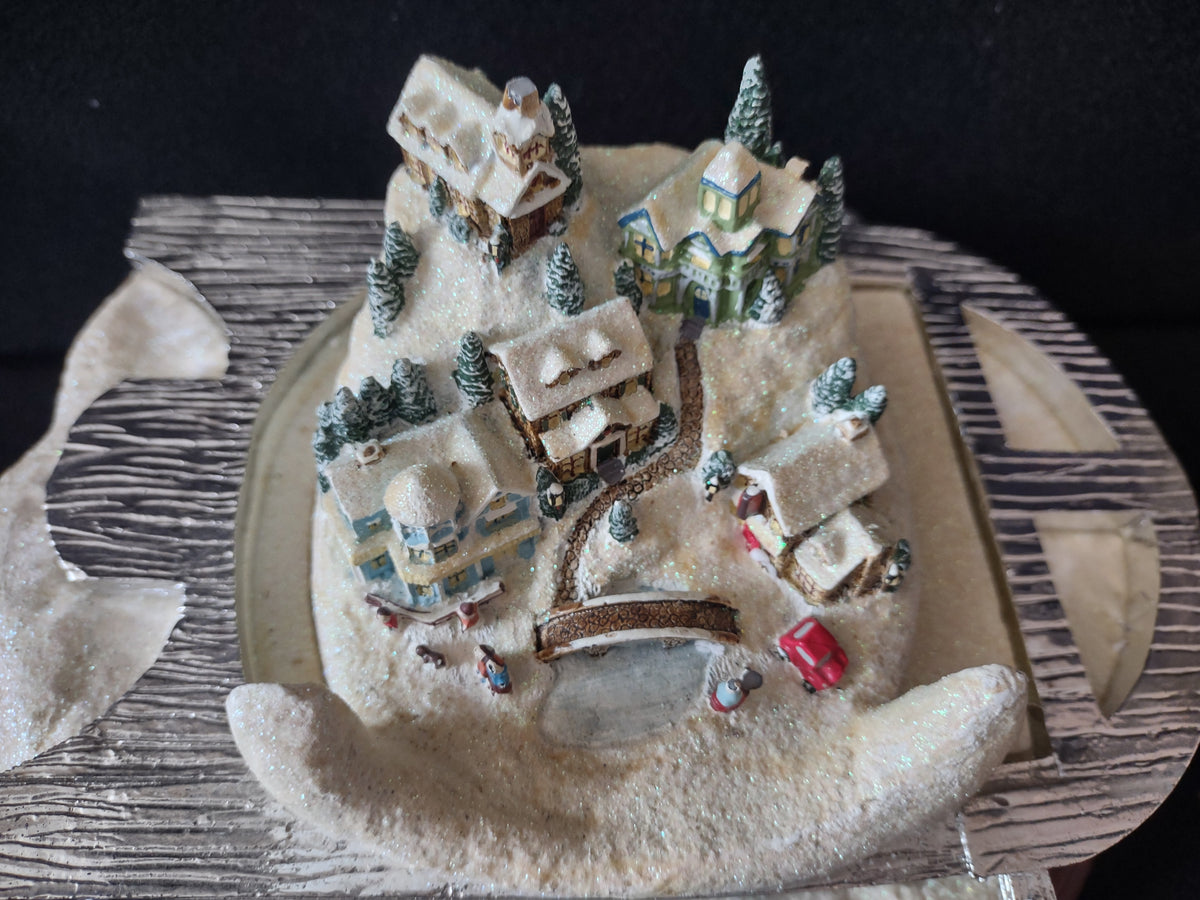 Vintage Bradford Exchange Thomas Kinkade Let It Snow Crystal For Parts NOT WORKING [3773]