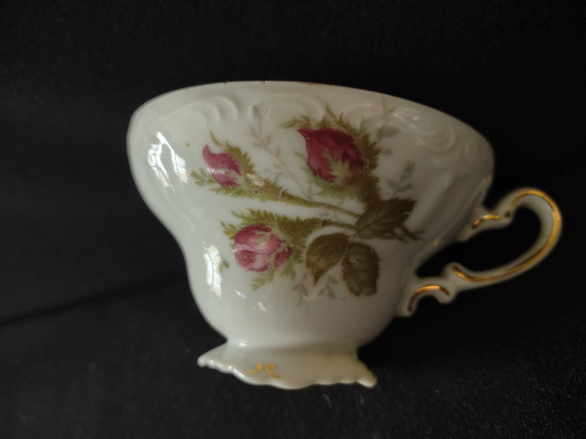 Vintage Wunsiedel Bavaria Moss Rose Tea Cup with ruler showing approx 3 inch height