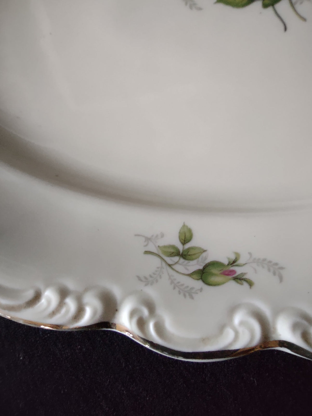 Vintage pink rose oval serving platter - center rose spray detail