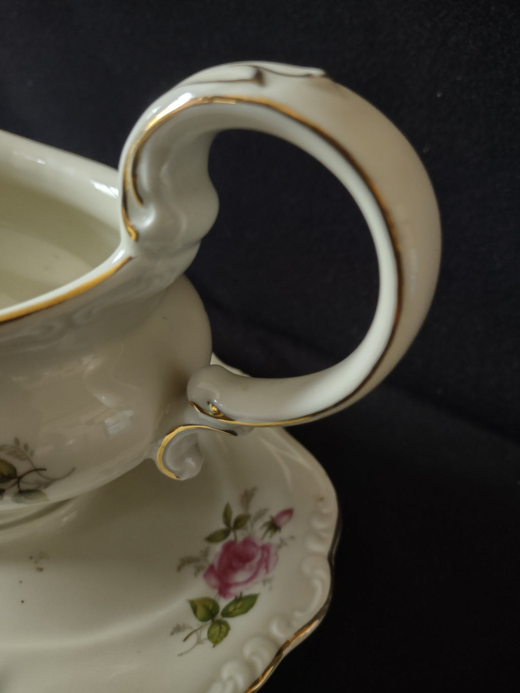 Rosenthal Pompadour gravy boat side profile