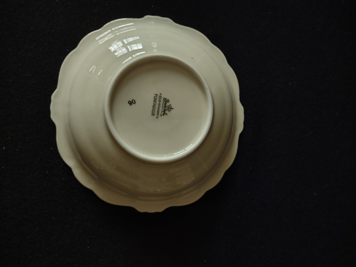 Rosenthal Pompadour berry bowl interior view