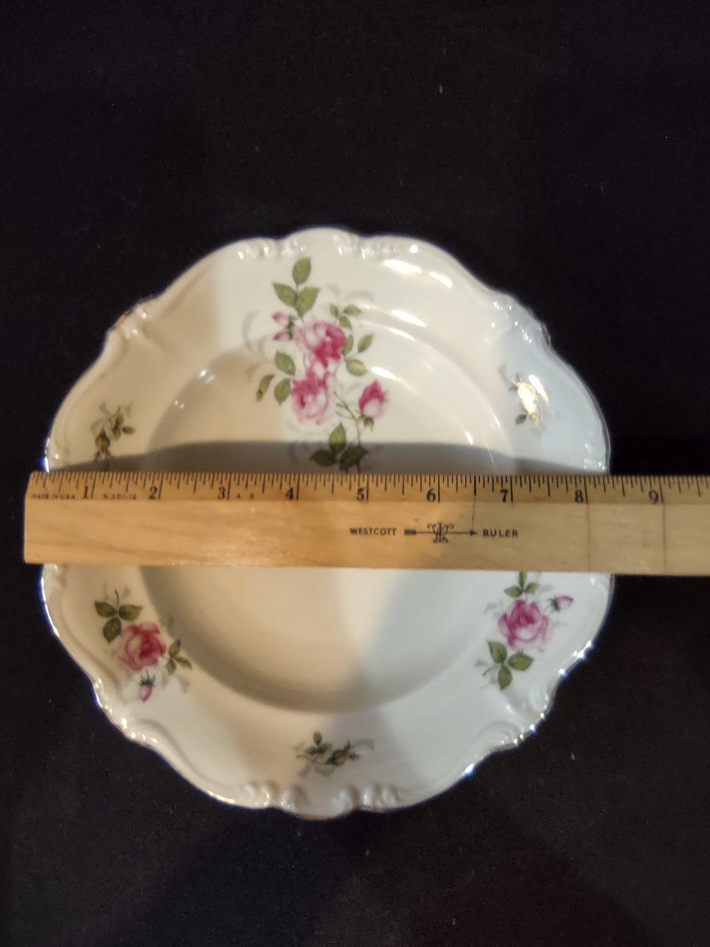 Rosenthal Pompadour plate gold rim close-up