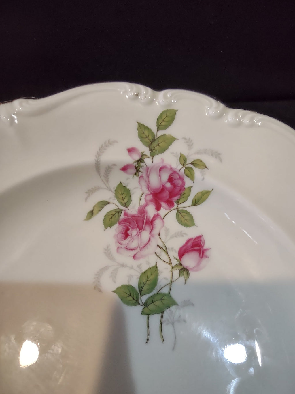 Rosenthal Pompadour plate with ruler showing 7.5 inch diameter