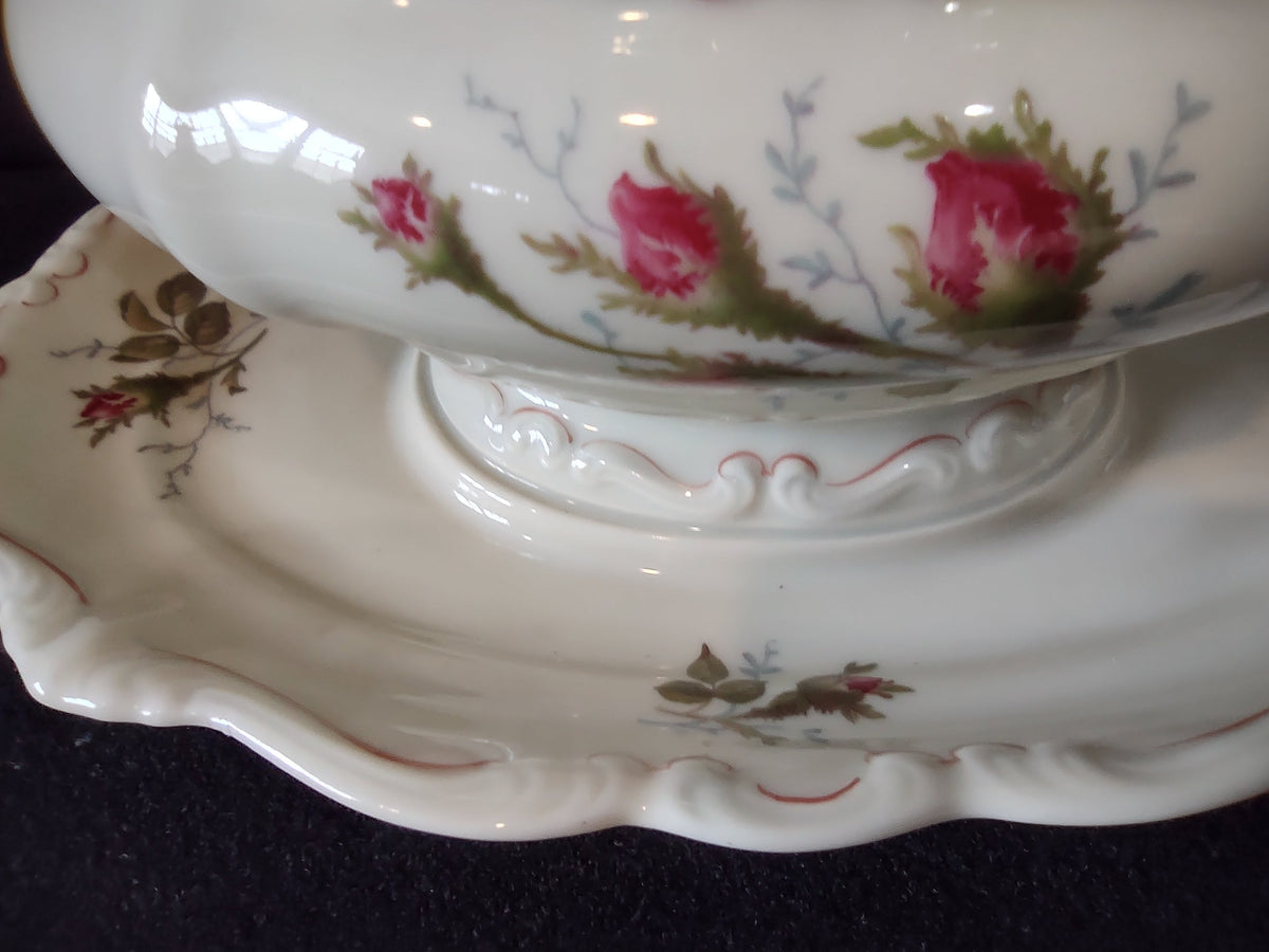 Vintage rosebud gravy boat - top view interior