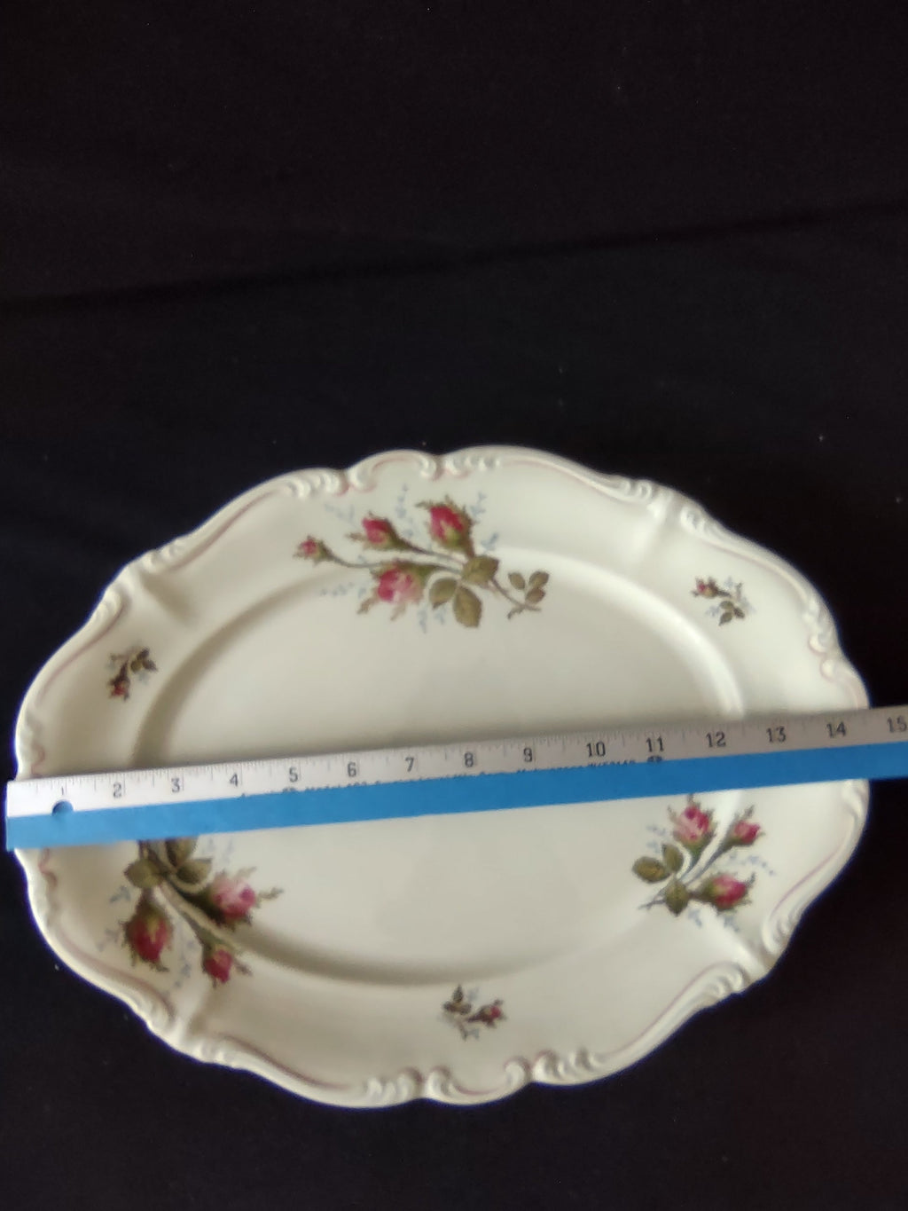 Rosenthal Moss Rose oval platter - rosebud cluster detail