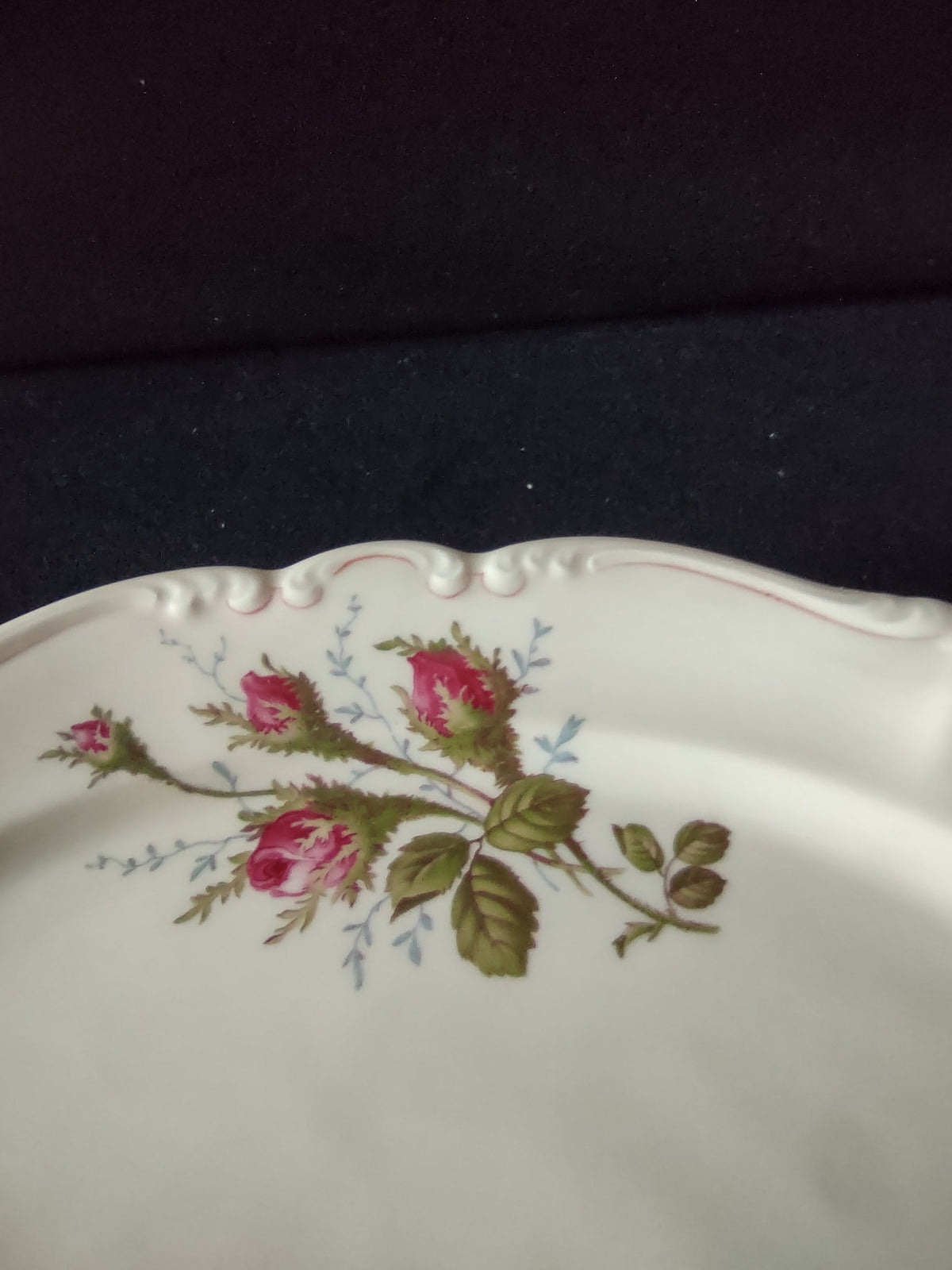 Rosenthal Moss Rose oval platter - rosebud cluster detail