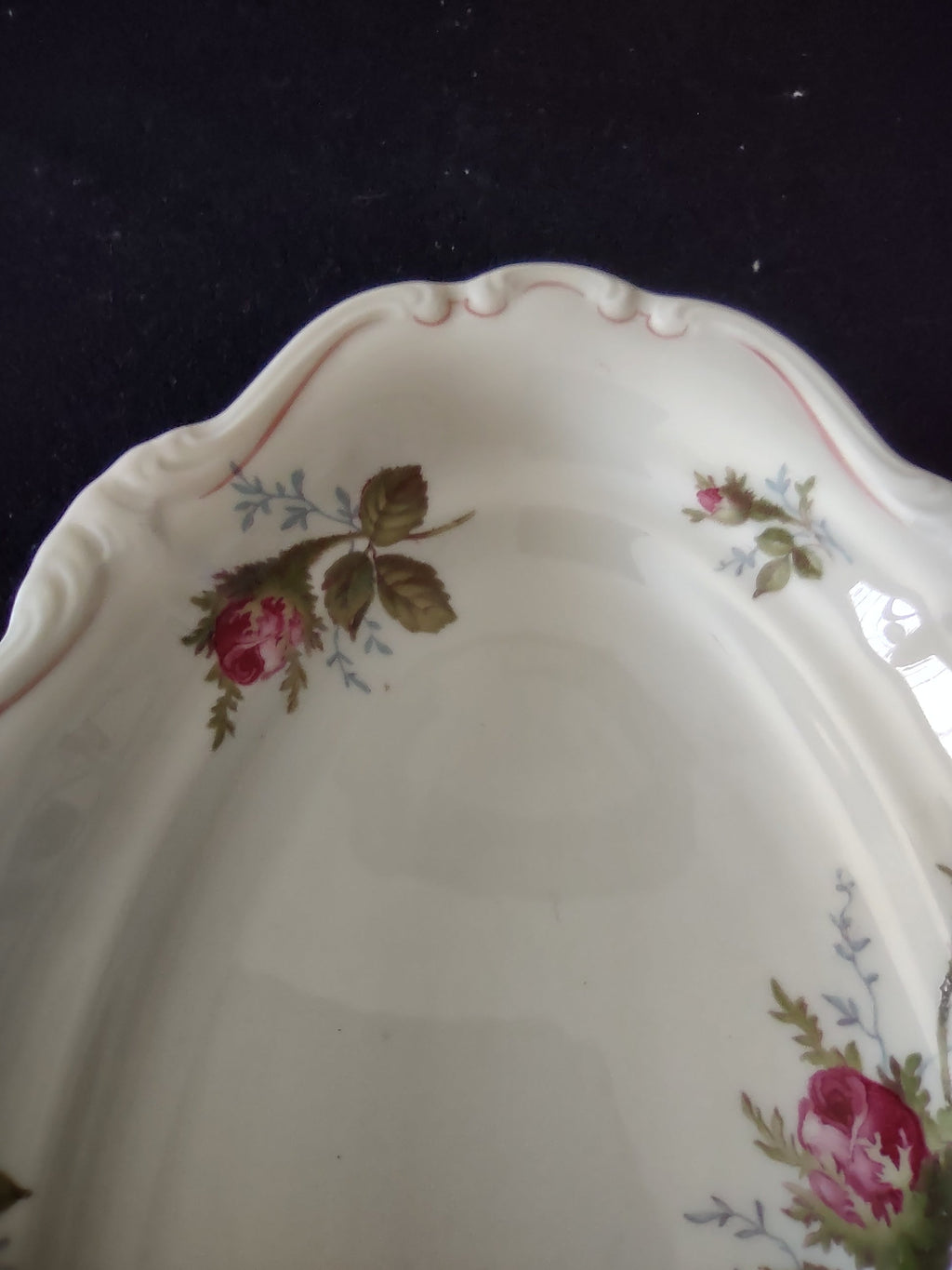 Vintage pink rosebud oval serving dish - corner rose detail