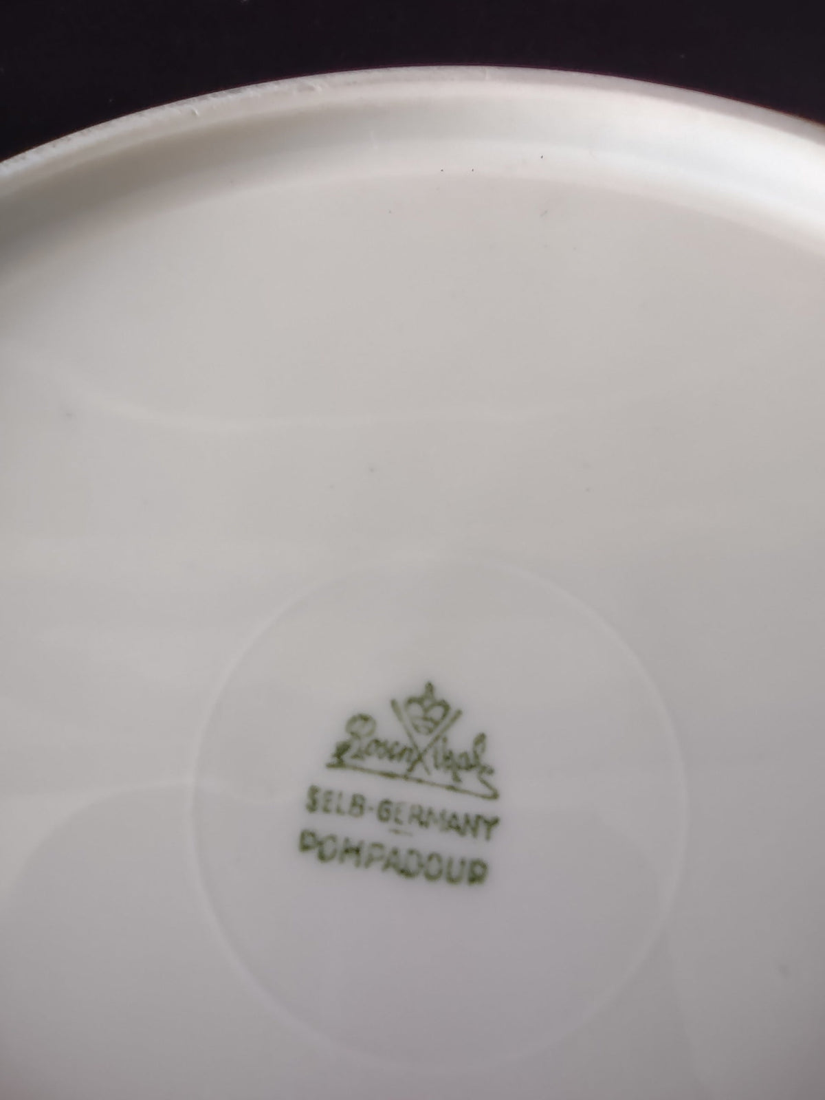 Tirschenreuth Pompadour backstamp bottom view