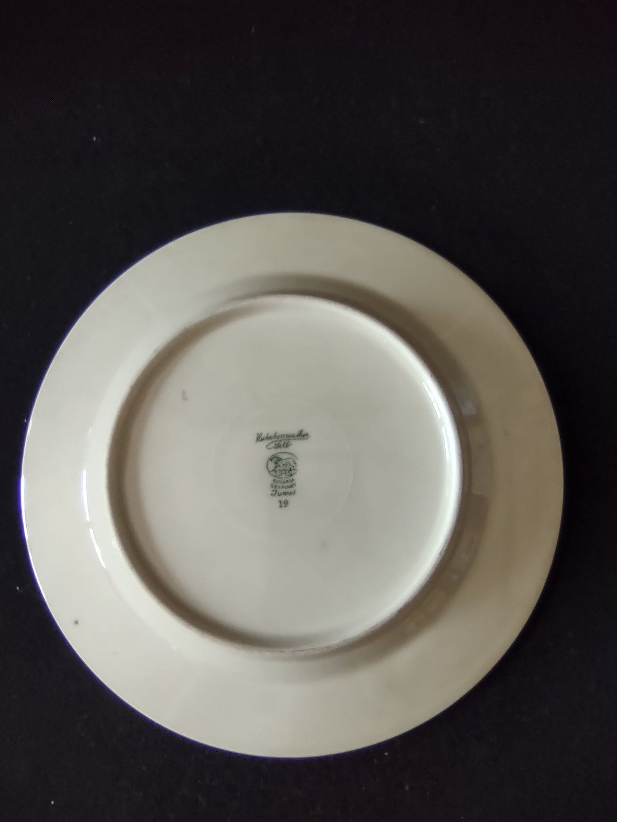 Vintage Hutschenreuther Turvel White & Sage Green Gold Rim Plate - size measurement
